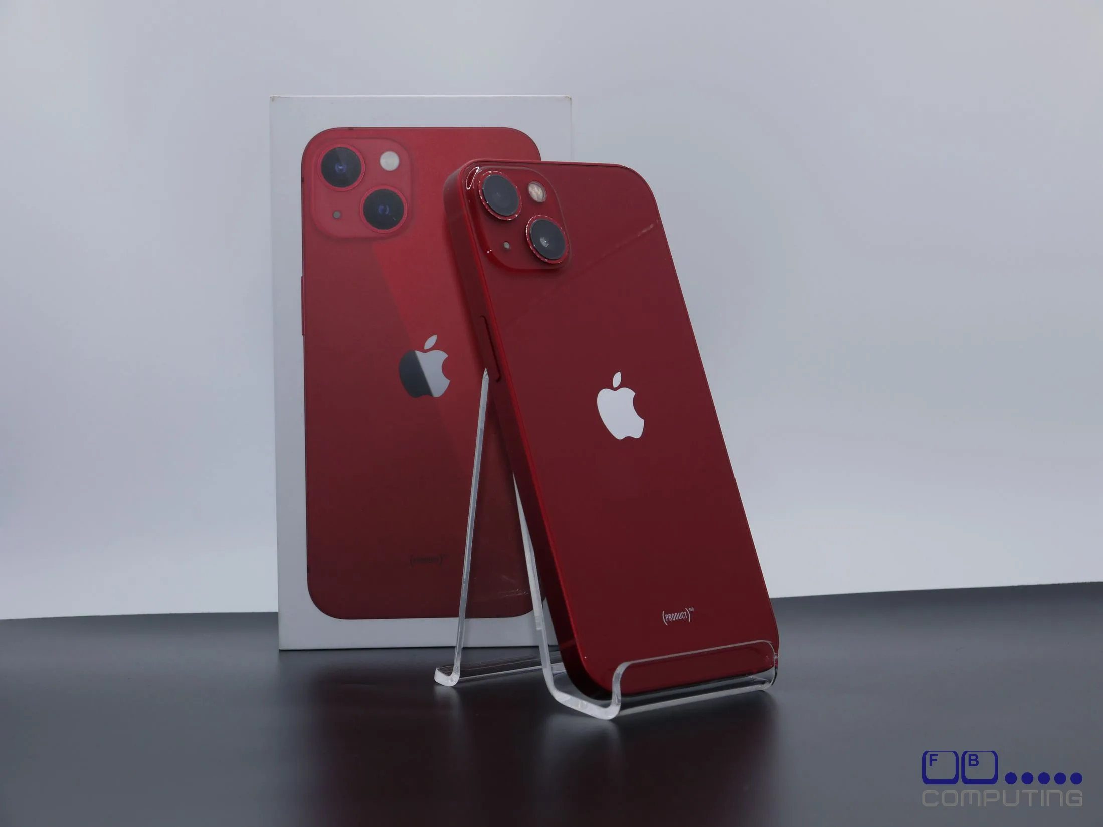 Apple · iPhone 13