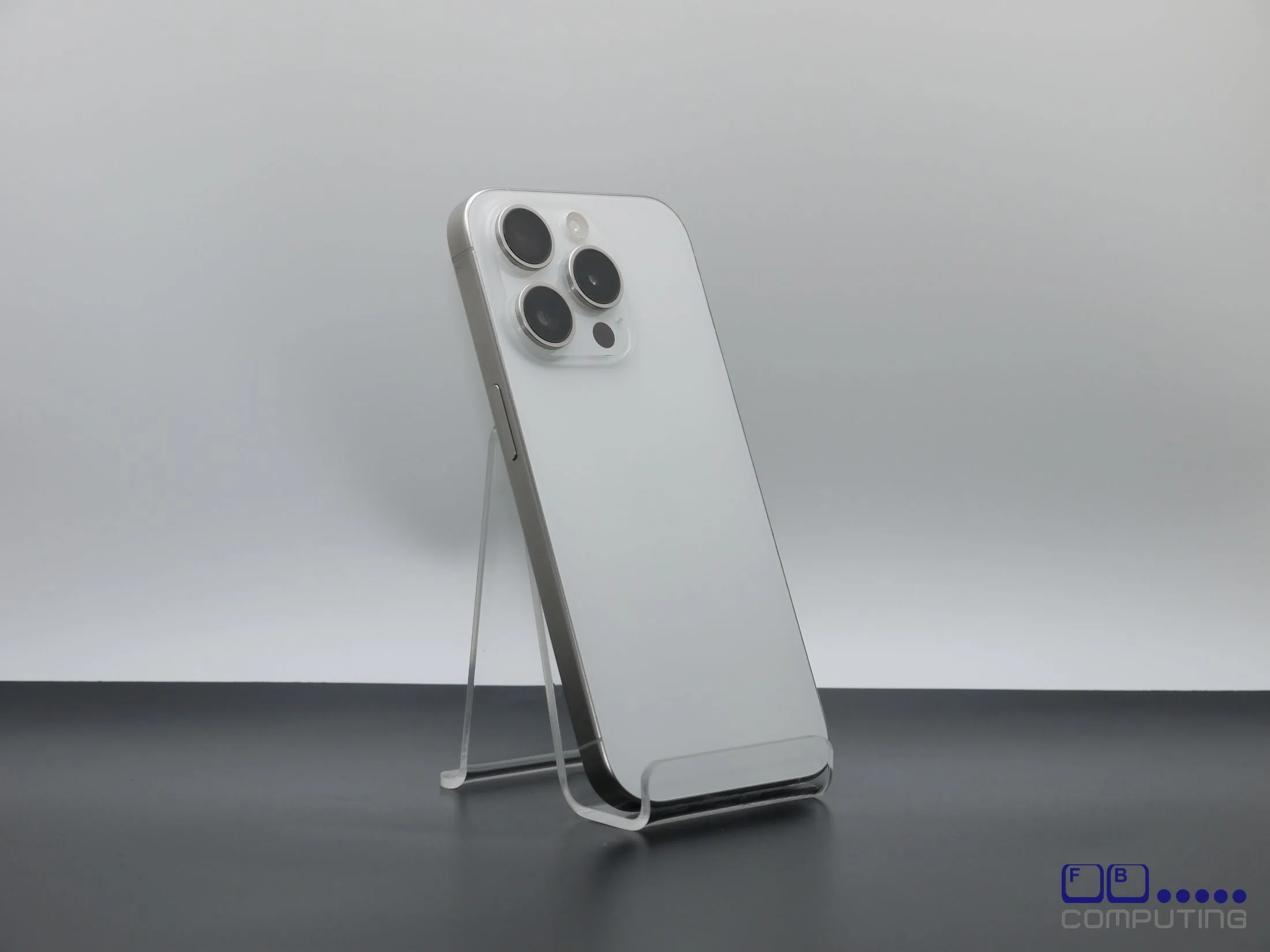 Apple · iPhone 15 Pro